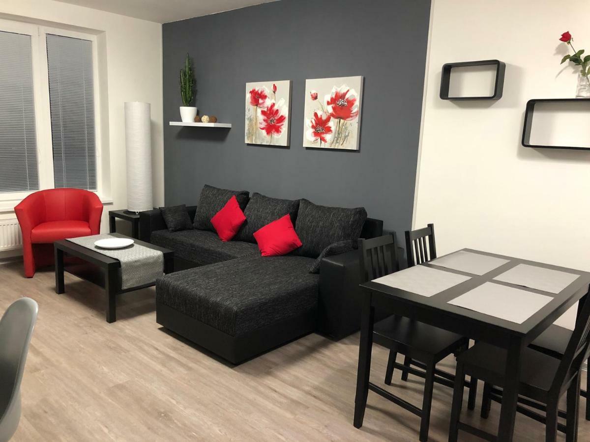 Rs Apartments 奥洛穆茨 外观 照片