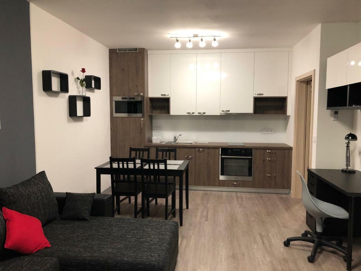 Rs Apartments 奥洛穆茨 外观 照片